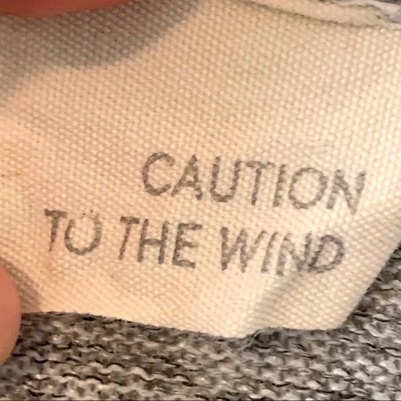 CAUTION TO THE WIND Knot Front Knit Top—SZ. Small - Picture 9 of 11